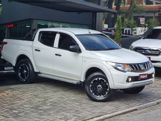 MITSUBISHI L200 TRITON 2.4 16V TURBO DIESEL SPORT GLS CD 4P 4X4 AUTOMÁTICO